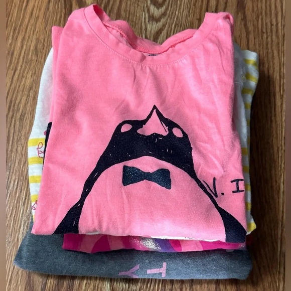 bundle of 4 girls Old Navy shirts - Picture 2 of 10